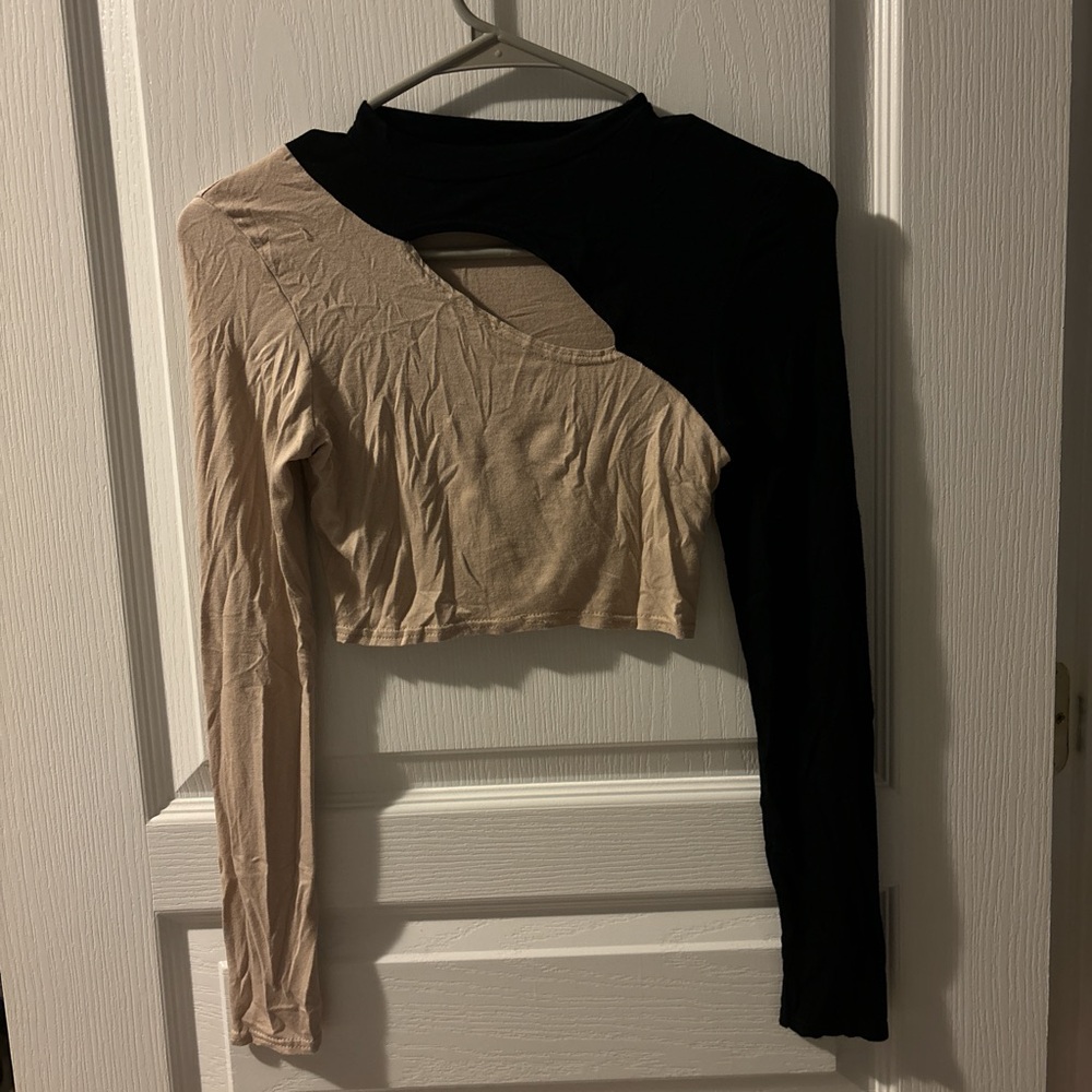 Boohoo Long Sleeve Black and Tan Crop Top